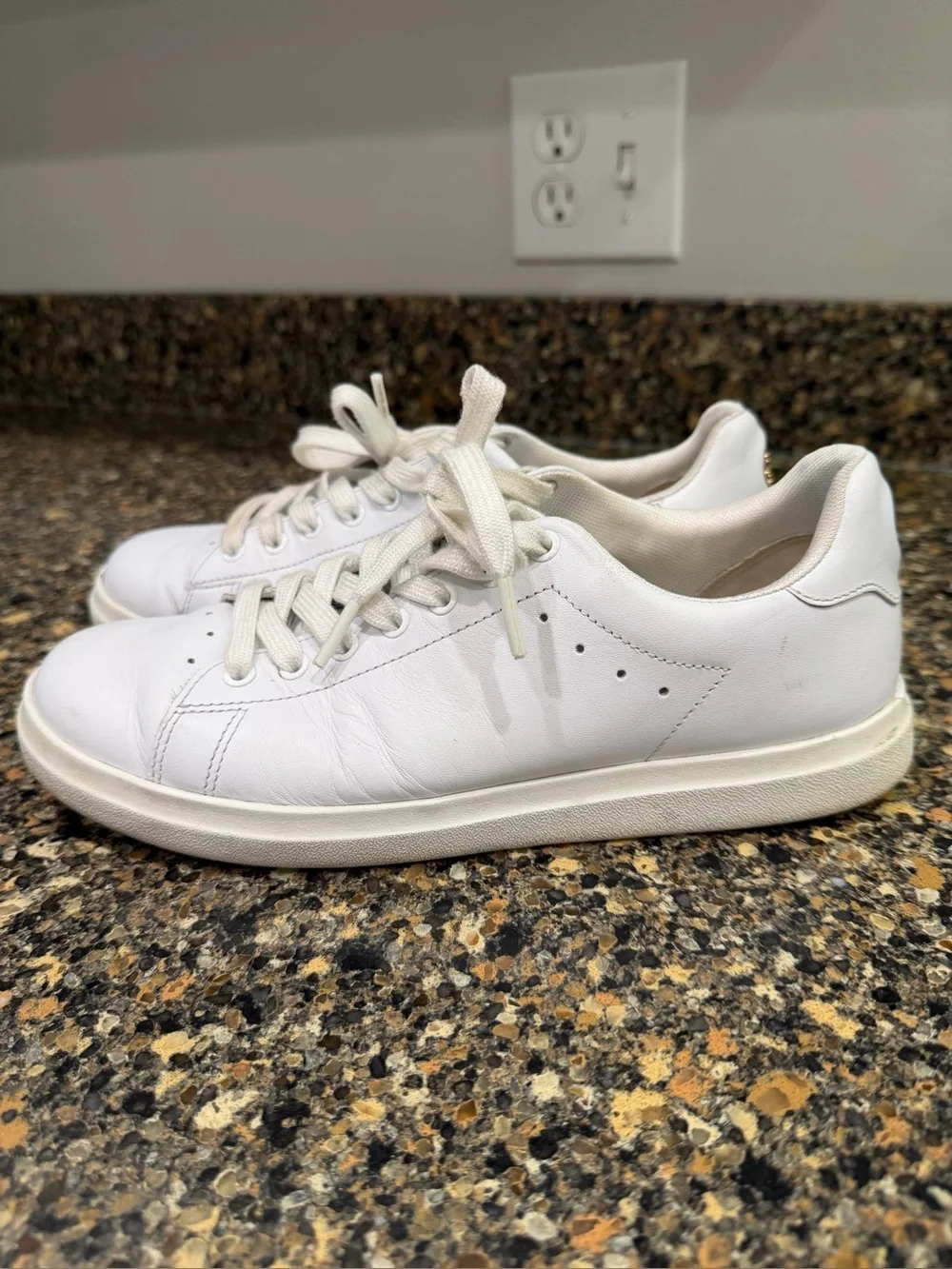 Tory Burch 7.5  White Leather ladies  Sneakers